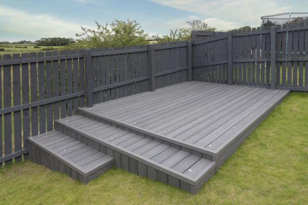 Cost of Vinyl Deck Construction in Frankfort